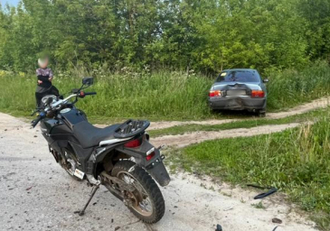 Под Рязанью при столкновении с иномаркой пострадали юный байкер и его пассажирка