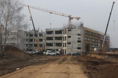 Виталий Артёмов проверил ход строительства школы в ЖК «Олимпийский»