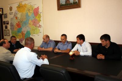 Николай Пилюгин вручил награды полицейским-спортсменам