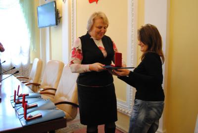 В администрации Рязани сиротам вручили ключи от квартир