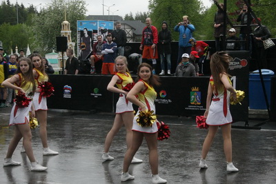 На «Железке» выступила группа поддержки БК «Рязань»