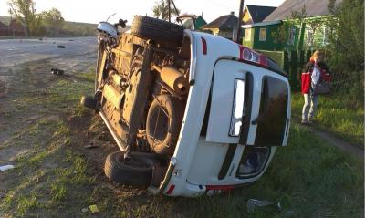 На рязанском участке М5 в результате аварии перевернулась Lada Largus