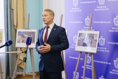 В Рязоблдуме открылась выставка «Хроники террора украинского неонацистского режима»