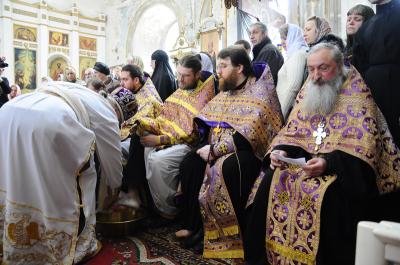 Архиепископ Рязанский и Касимовский Павел совершил чин умовения ног священнослужителям