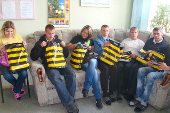 Выпускники Мосоловской школы-интерната получили подарки