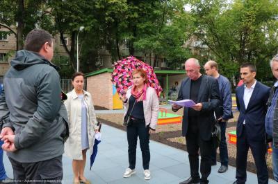 Елена Сорокина проверила ход работ по строительству пристроек к детским садам в Рязани