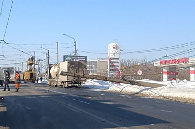 На Московском шоссе в Рязани рухнула опора ЛЭП