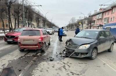 В массовом ДТП в Рязани пострадала женщина-водитель