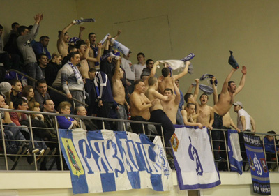 Фанаты московского «Динамо» прервали матч с БК «Рязань»