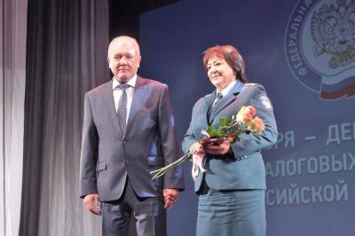 Сергей Самохин поздравил рязанских налоговиков