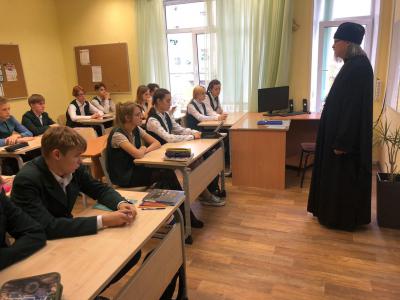 Митрополит Марк предостерёг рязанских школьников от вредных привычек