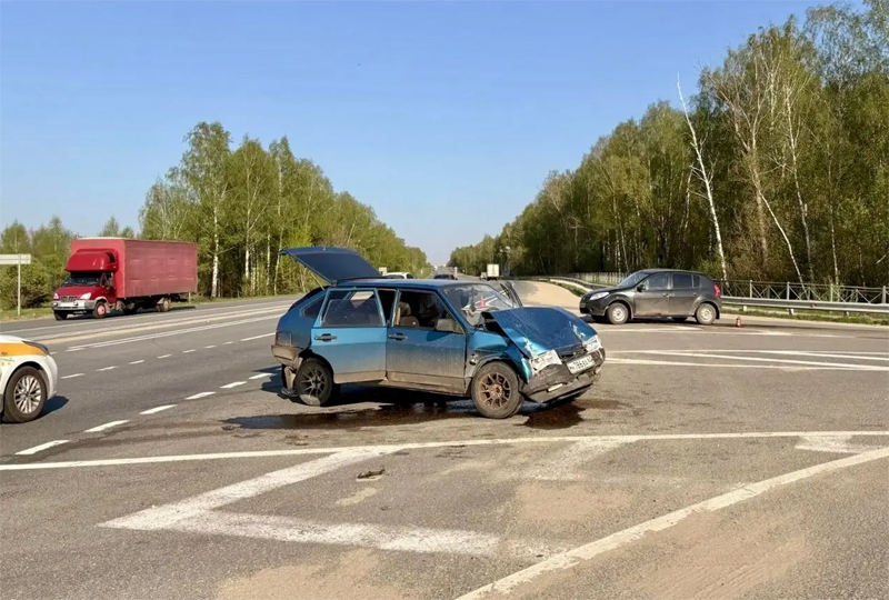 На трассе в Шиловском районе столкнулись две легковушки, пострадали четыре человека