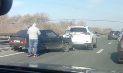 На выезде из Рязани в сторону Солотчи образовалась пробка 