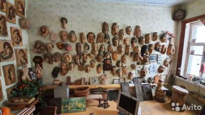 Известный рязанский резчик по дереву выставил свои работы на продажу