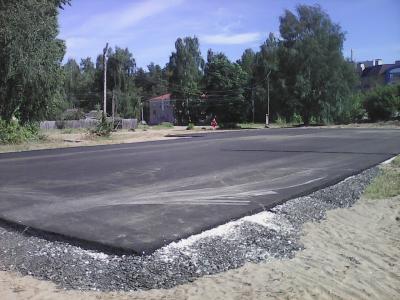 В Солотче строят детскую и спортивную площадку
