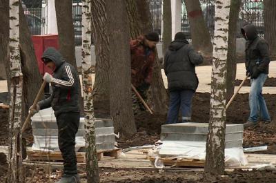 Подрядчик обещает благоустроить Наташкин парк в течение недели