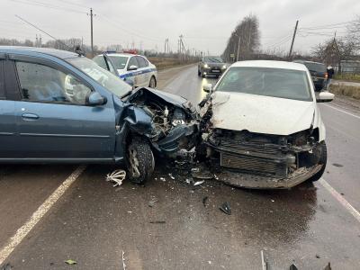 В жёстком ДТП в Рыбном пострадали два человека