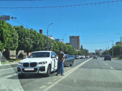 В центре Рязани столкнулись две легковушки