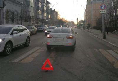 На улице Свободы иномарка сбила пенсионерку на пешеходном переходе