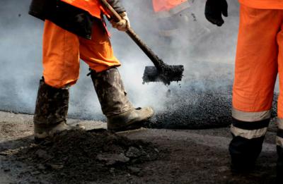 Дорожный рабочий в Рязани может получать 34 тысячи рублей