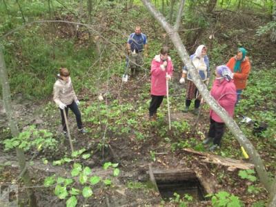 Путятинцы восстановили заброшенный родник