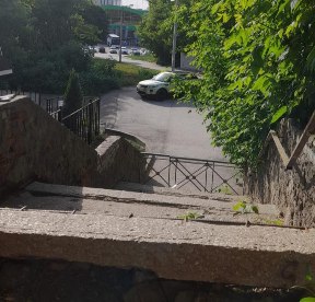 Рязанцы просят починить аварийную лестницу рядом с Лыбедским бульваром