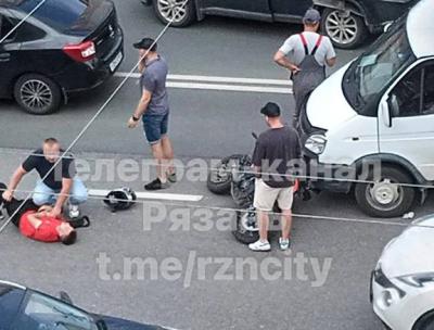 На Первомайском проспекте в Рязани сбили байкера