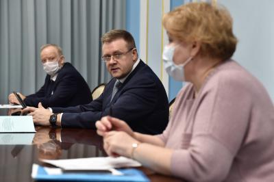 В Рязанской области снижается ежесуточный прирост новых случаев COVID-19