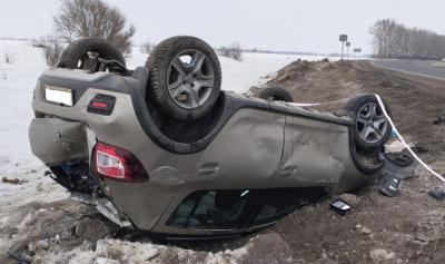 Под Спасском опрокинулся Renault Sandero, пострадали две женщины