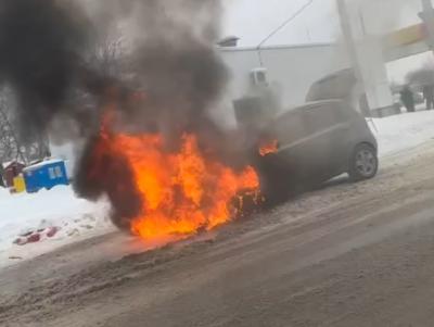 На проезде Шабулина в Рязани загорелась легковушка