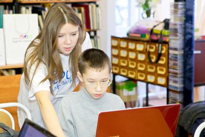 Особенные юные рязанцы сделали новогодние открытки на профессиональном уровне