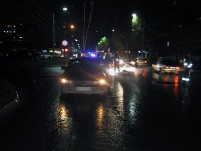 Появились фото с места смертельного ДТП на улице Интернациональной