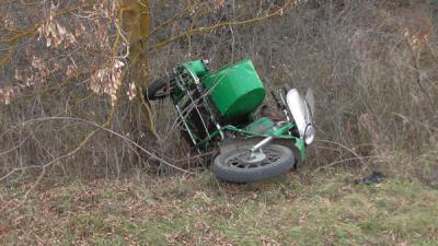 Близ Шилово мотоцикл «Урал» въехал в дерево, байкер погиб